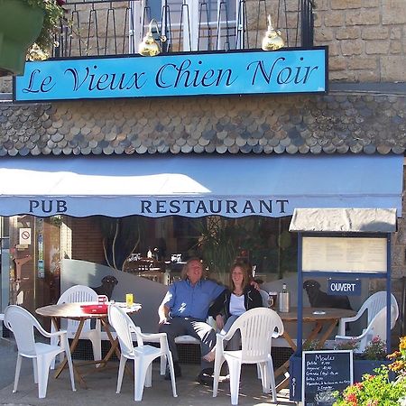 Le Vieux Chien Noir Hotel Evran Exterior photo